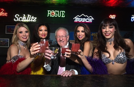 Oscar Goodman at Atomic Lounge with girls